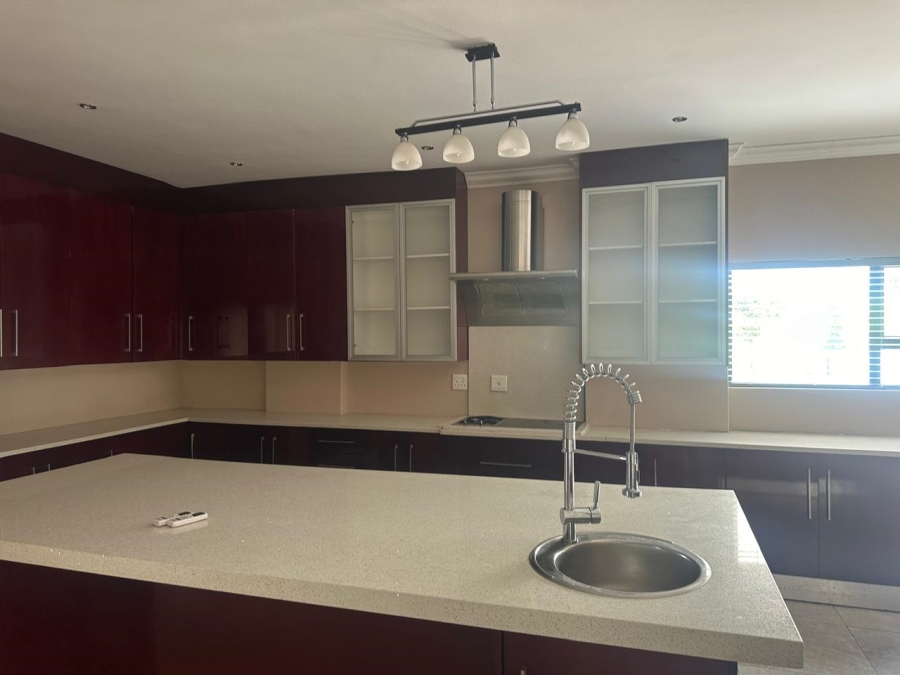 6 Bedroom Property for Sale in Cashan North West